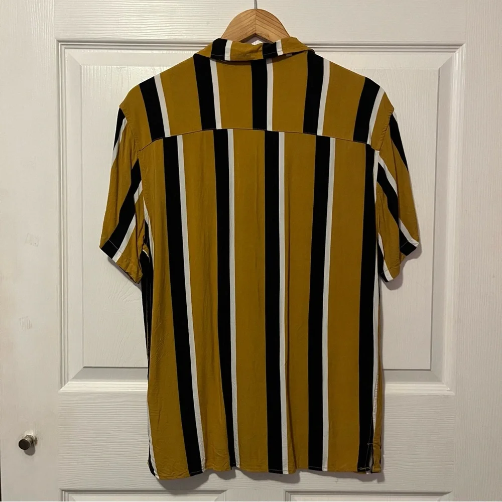 Vintage Shirt - Picture 3 of 3